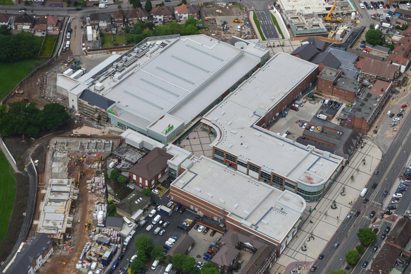 Exterior view of Parkgate Retail Centre single ply roof